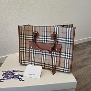 Burberry Medium Freya Tote